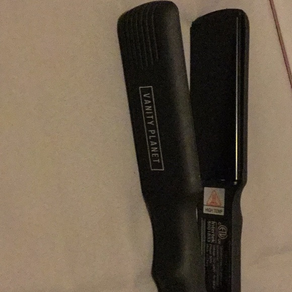 Other - Vanity Planet Hair Straightner